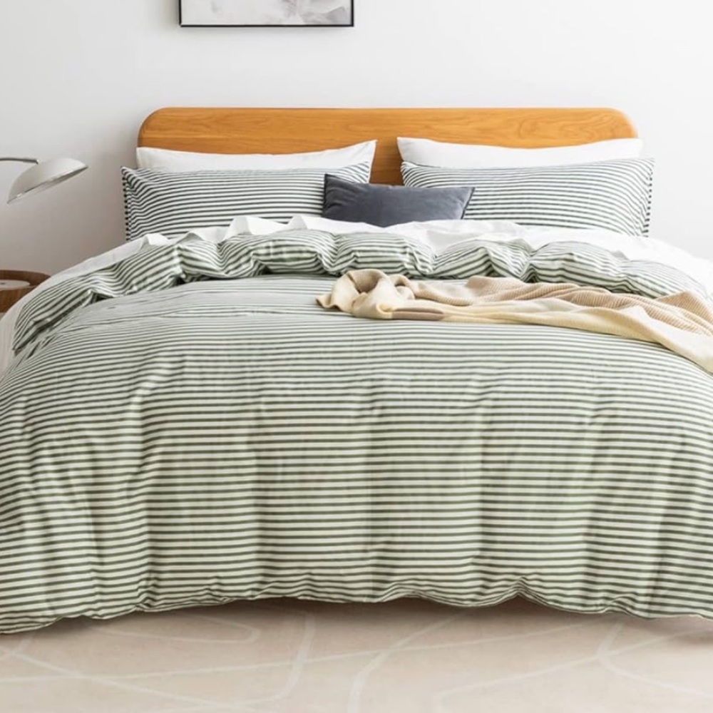 Green stripe queen duvet set